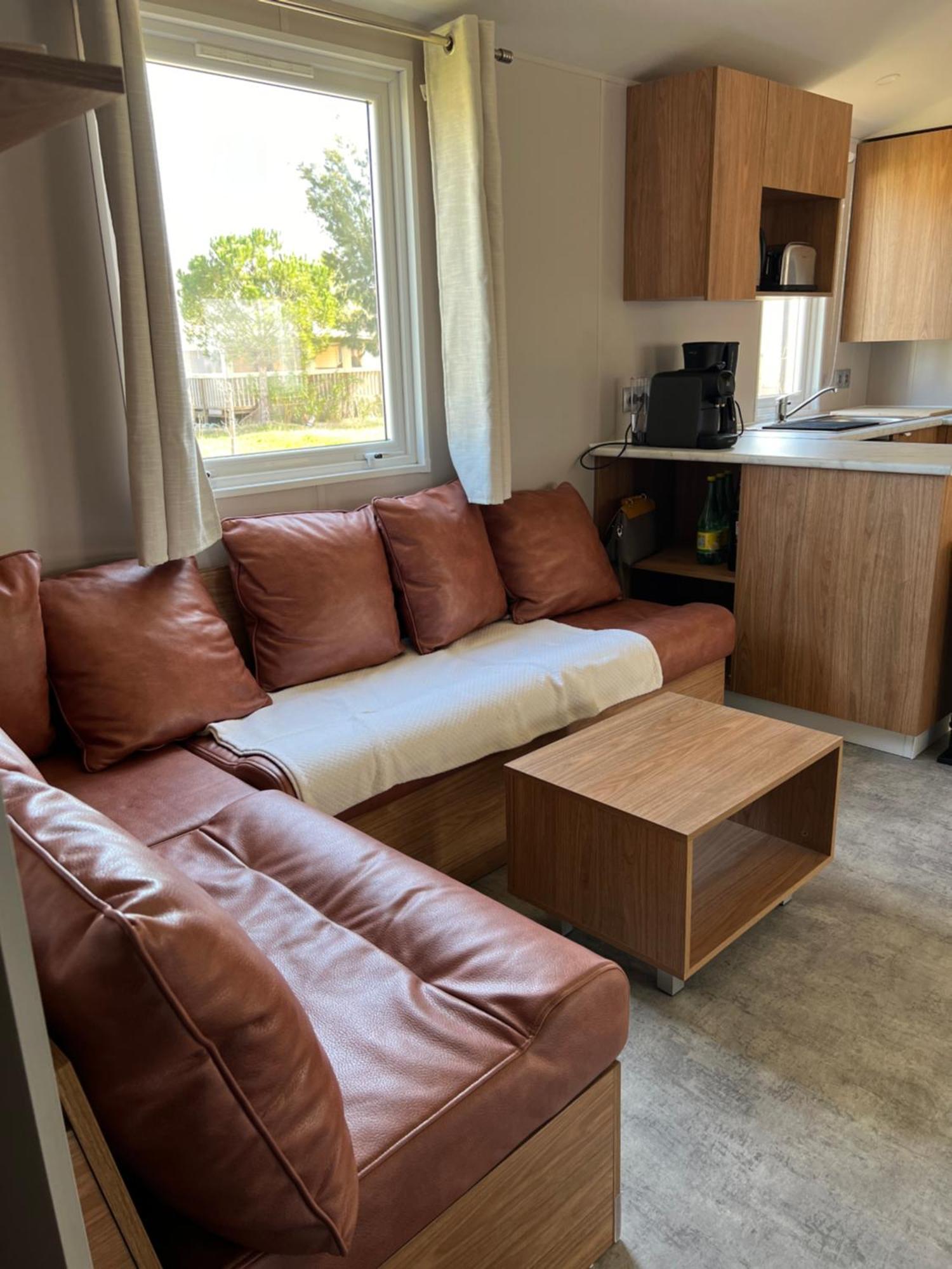Mobil Home Neuf 6 P Climatise A Hyeres A 200 M De La Mer Dans Camping 4 Etoiles Exterior foto