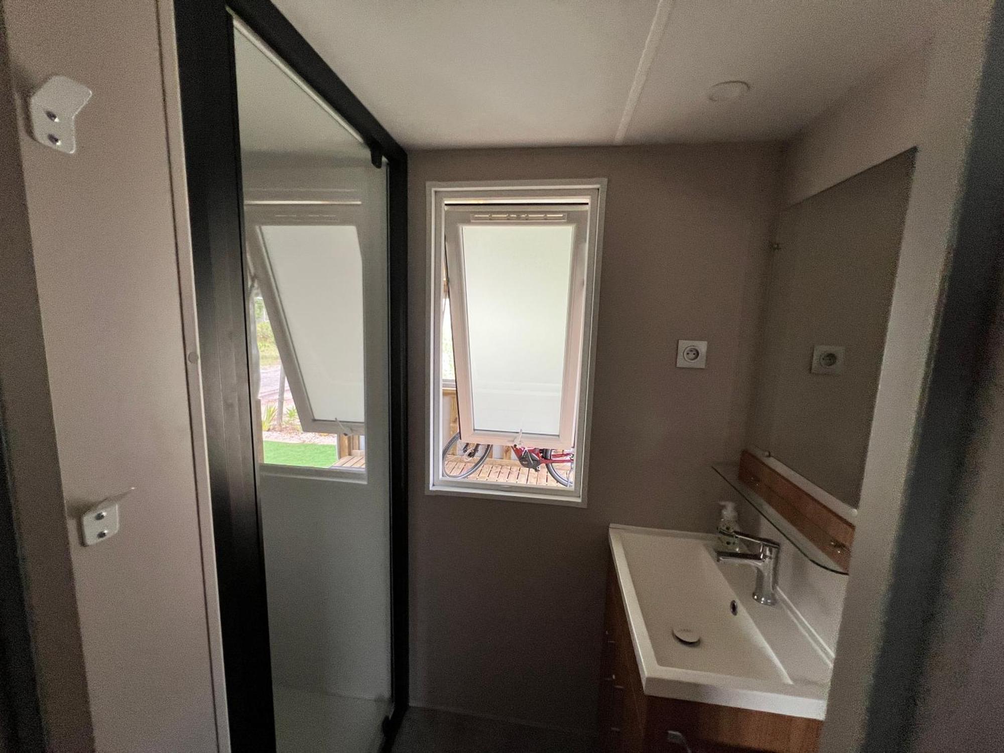 Mobil Home Neuf 6 P Climatise A Hyeres A 200 M De La Mer Dans Camping 4 Etoiles Exterior foto